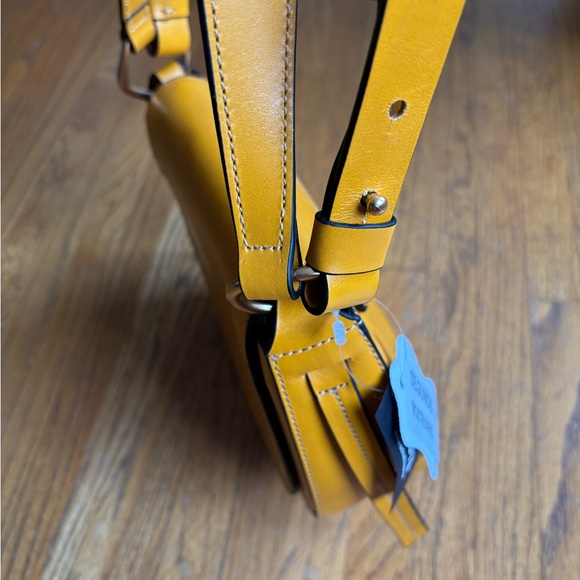 FARM Rio Yellow Shoulder Saddle Bag with Whipstitch Detail New with Tags - Picture 3 of 16